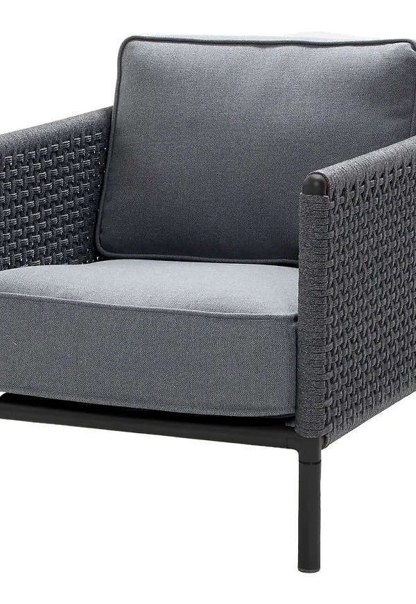 Mysig grå fåtölj 2026 från Cane-Line.