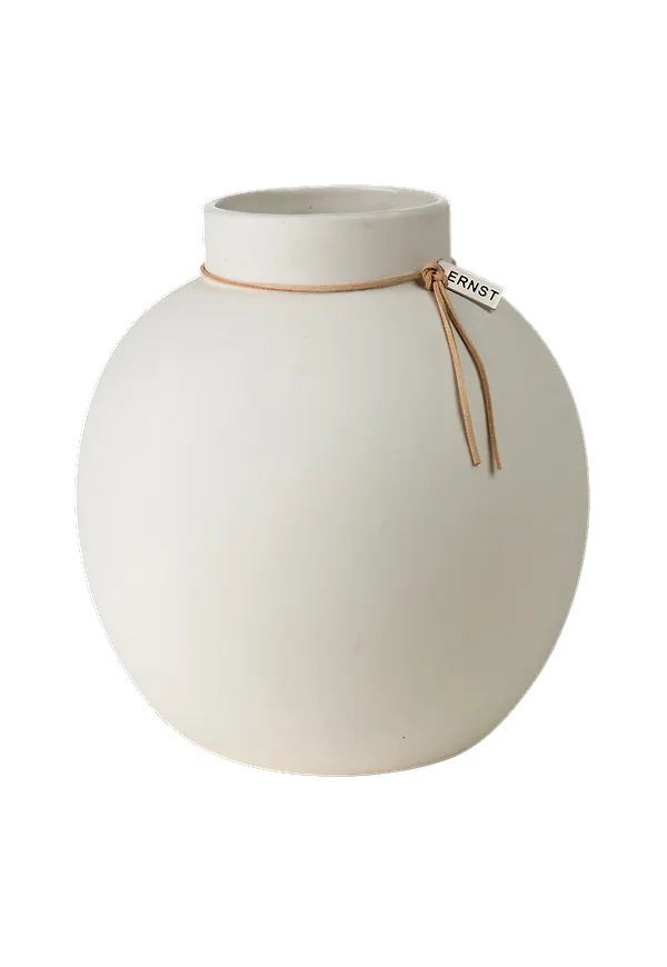 Vit ERNST-kruka i stilren modell.