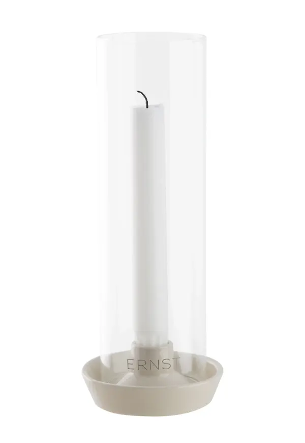 Otroligt fin ljusstake i vitt från ERNST.