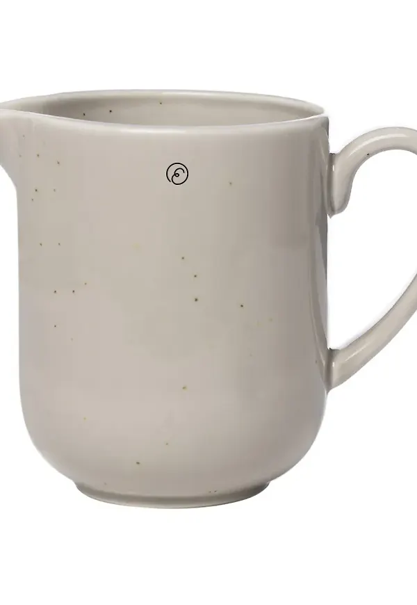Beige ERNST-mjölkkanna i stilriktig modell.