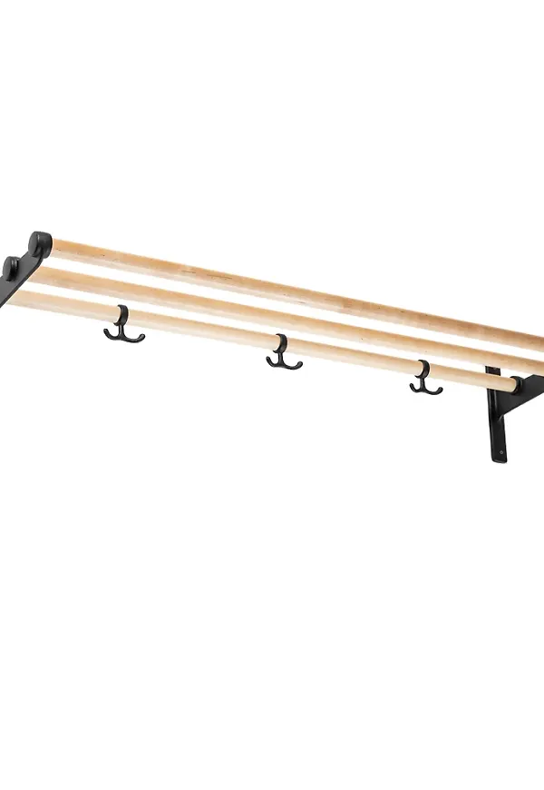 Skön hylla i björk från Essem Design.