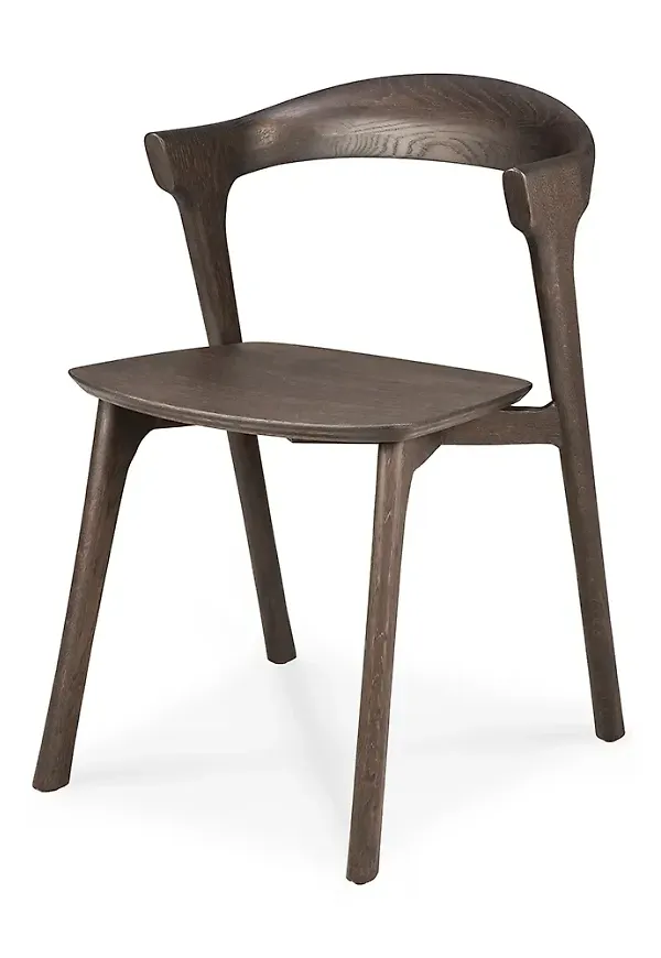 Riktigt snygg matstol i ek 2025 från Ethnicraft.