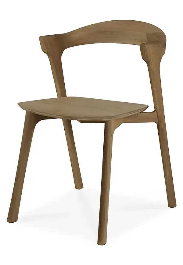 Trendig teakstol 2025 från Ethnicraft.