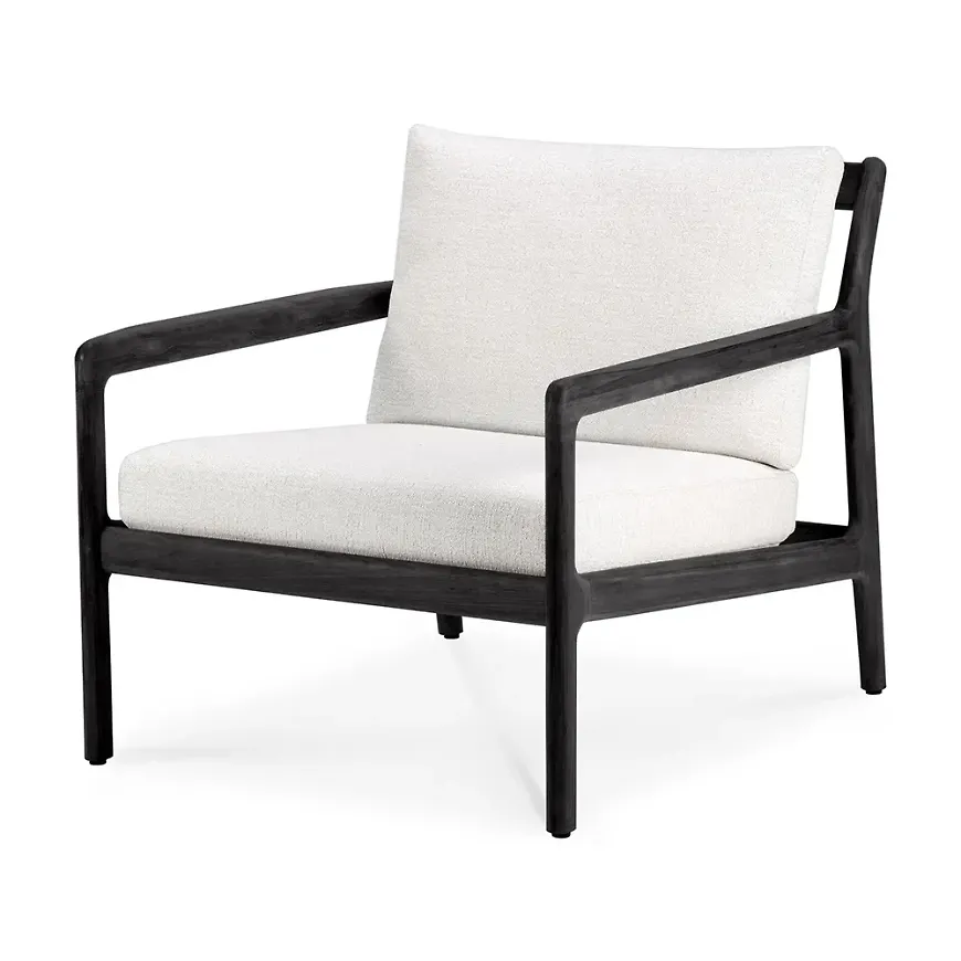 Trendig teakfåtölj 2025 från Ethnicraft.