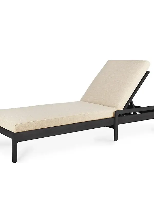 Superfin solsäng 2025 från Ethnicraft.