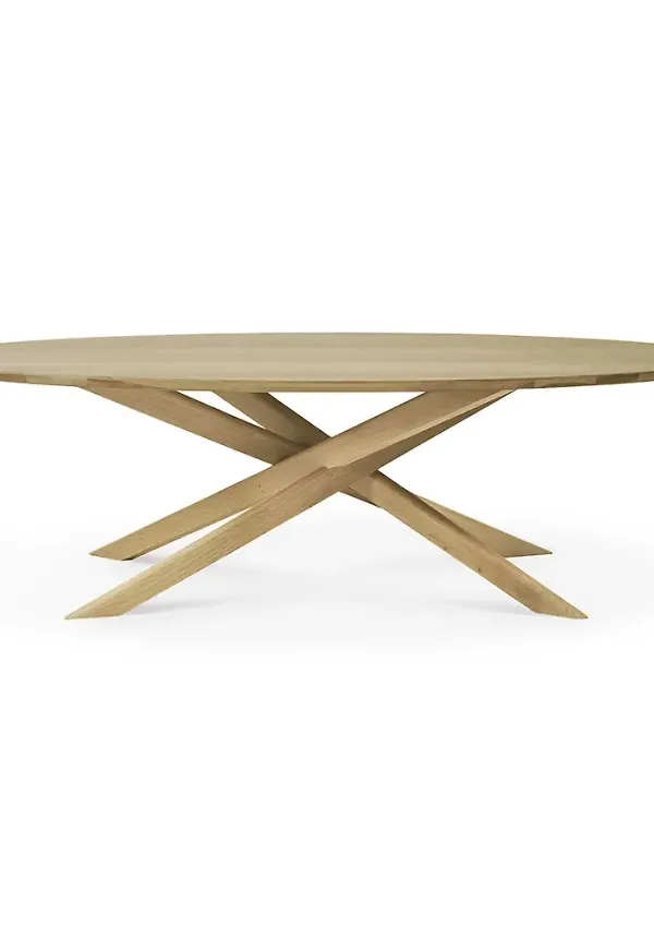 Mysig ekbord 2025 från Ethnicraft.