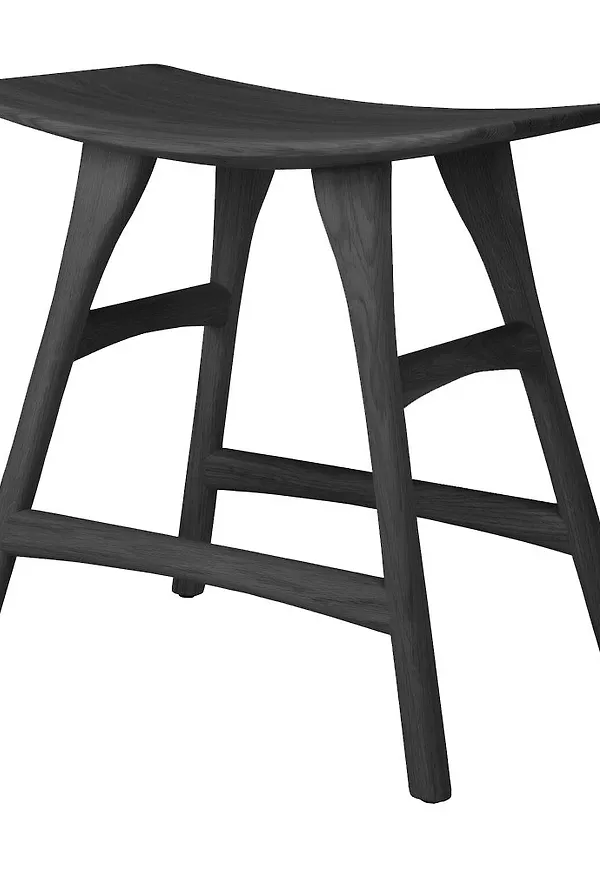 Riktigt fin barstol i ek från Ethnicraft.