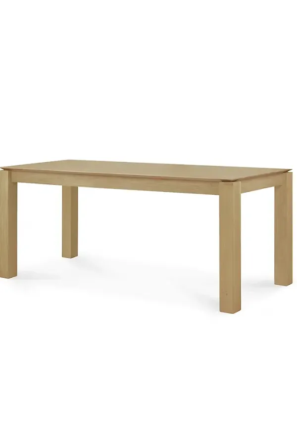 Otroligt fin ekbord 2025 från Ethnicraft.