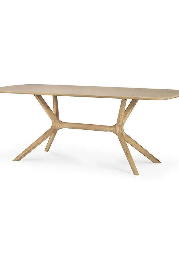 Trendig bord som passar bra vid många olika tillfällen.