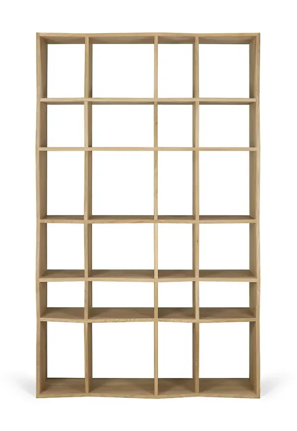 Smickrande ekhylla 2025 från Ethnicraft.