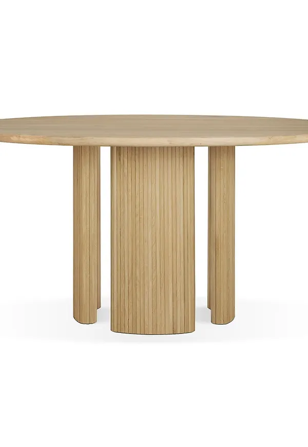 Smickrande bord som passar bra vid många olika tillfällen.