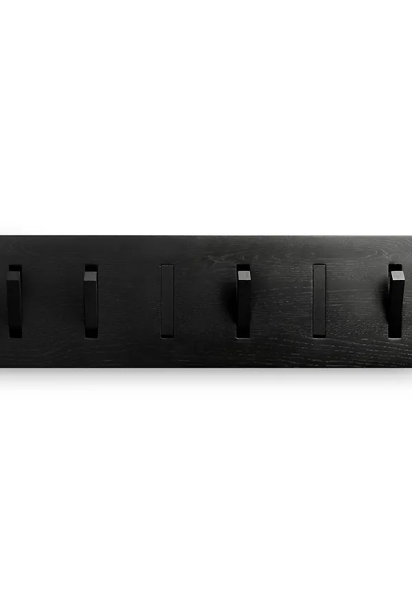 Fantastiskt snygg klädhängare i svart från Ethnicraft.