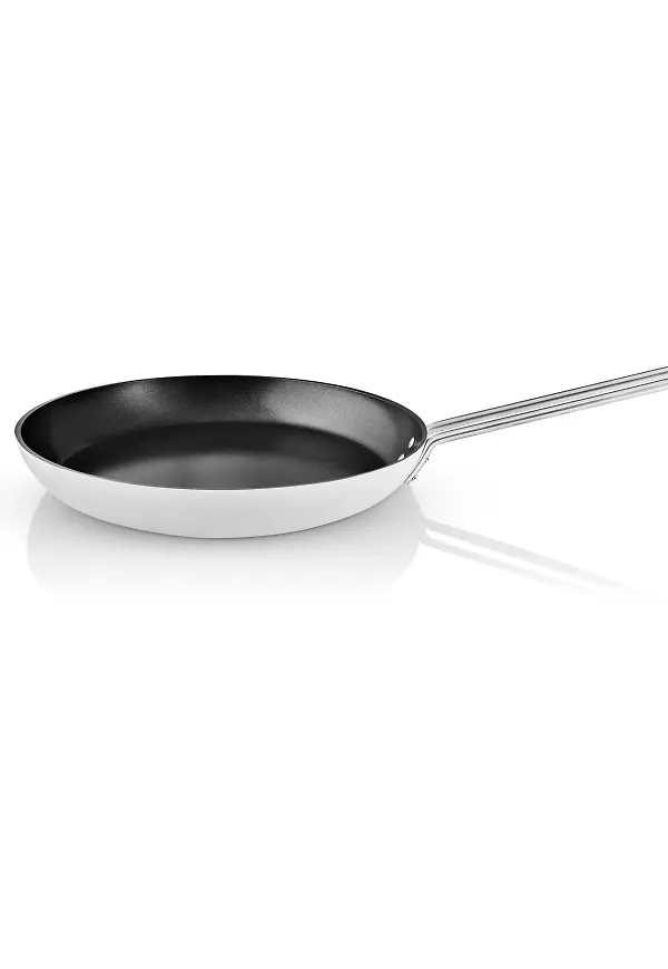 Riktigt fin stekpanna i silverfärgade från Eva Solo.