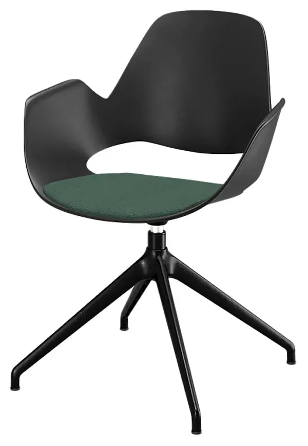 Riktigt fin Stol som passar bra vid många olika tillfällen.