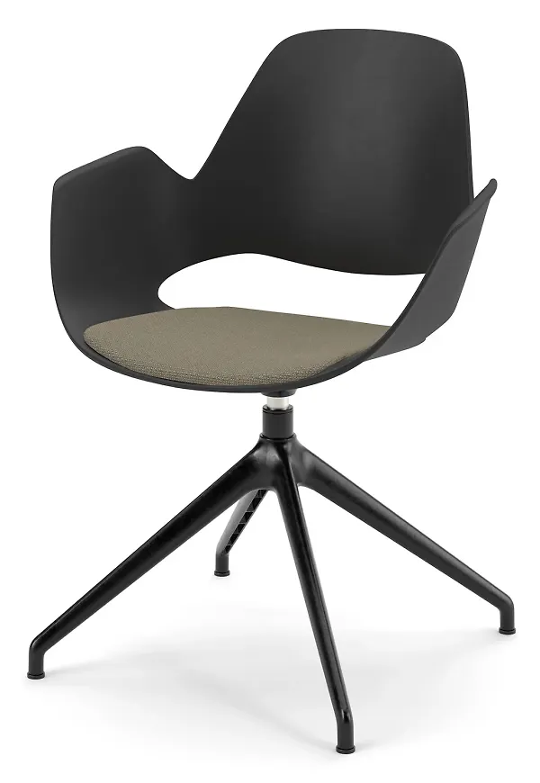 Jättesnygg stol 2024 från Houe.