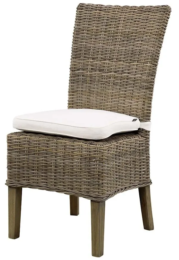 Komfortabel matstol 2025 från Artwood.