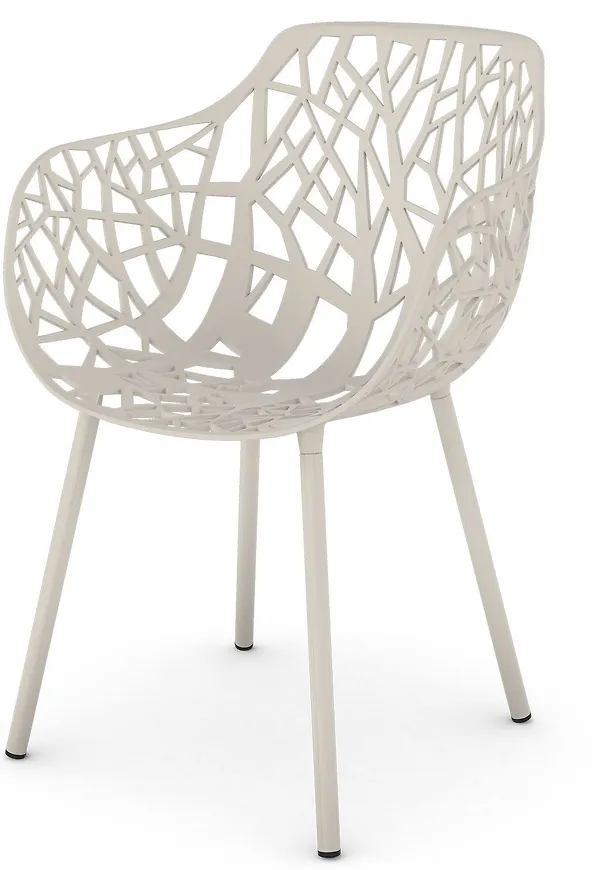 Smickrande stol i aluminium från Fast.