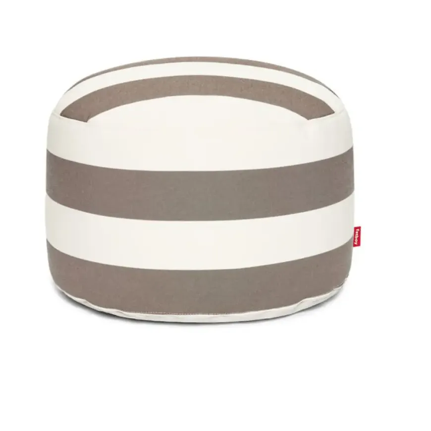 Riktigt fin Fåtölj som passar bra vid många olika tillfällen.