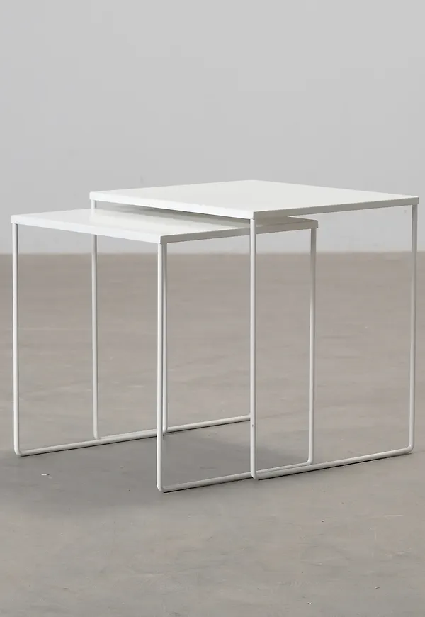 Fantastiskt fin soffbord i vitt från FeelDesign.