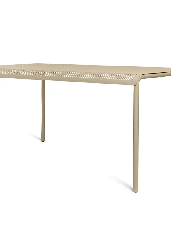 Moderiktig bord som passar bra vid många olika tillfällen.