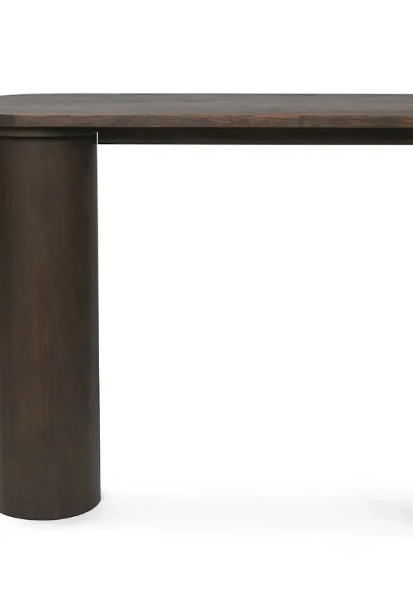 Fantastiskt snygg konsolbord i ek från FERM LIVING.