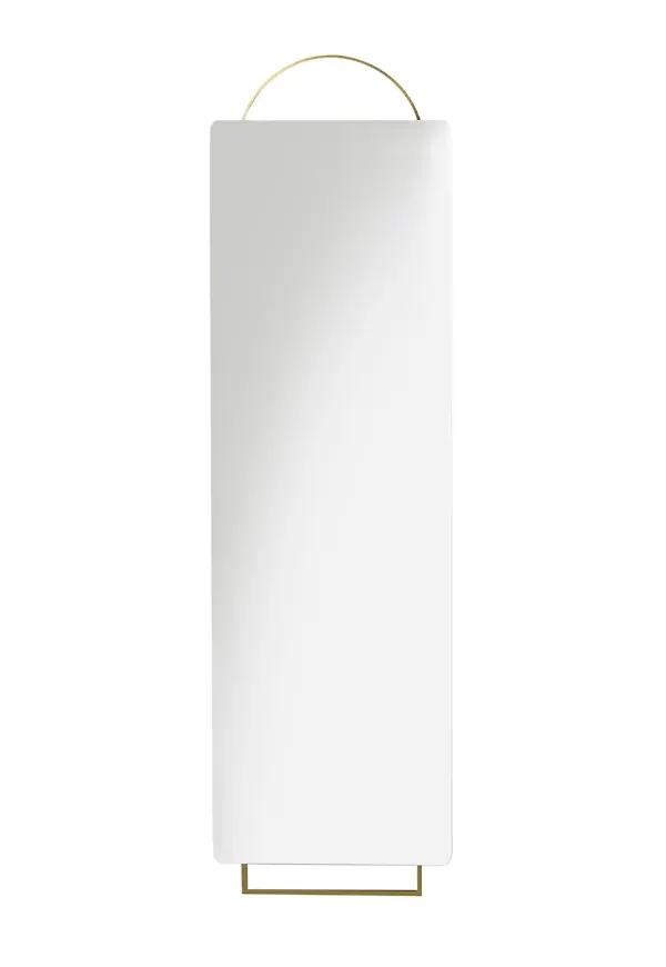 Fantastiskt snygg väggspegel i guldfärgat från FERM LIVING.