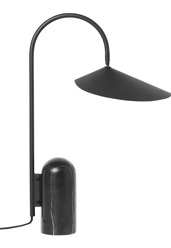 Supersnygg svart lampa 2026 från FERM LIVING.