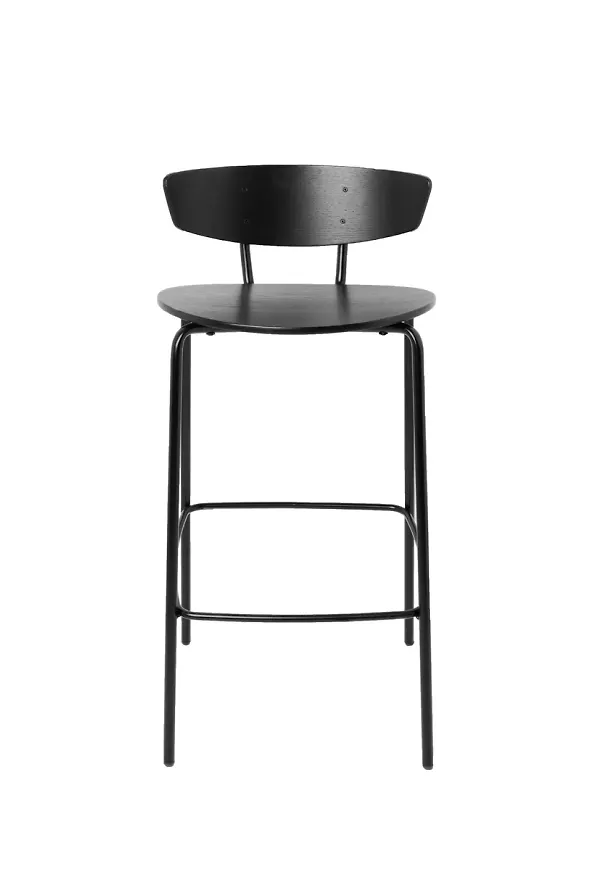 Stilren svart stol 2025 från FERM LIVING.