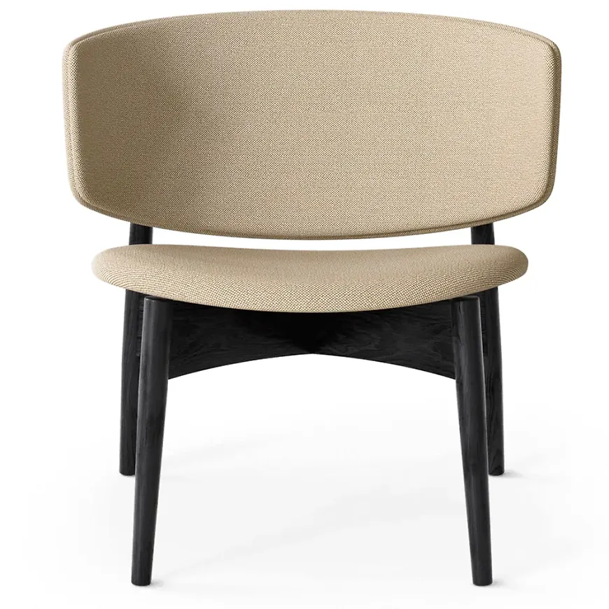 Söt fåtölj i beiget från FERM LIVING.