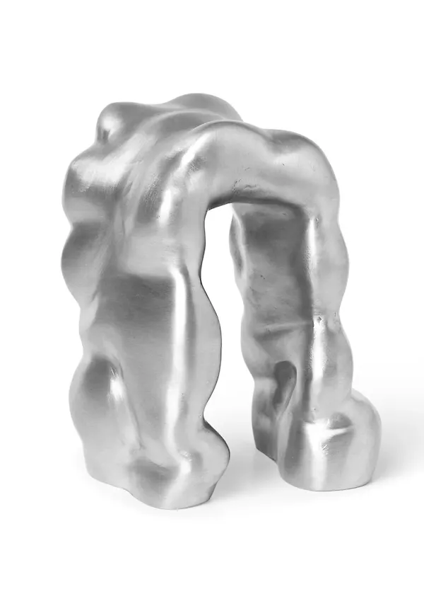 Modern skulptur i aluminium från FERM LIVING.