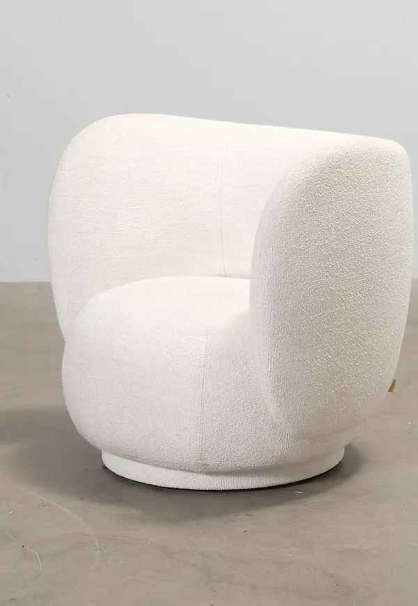 FERM LIVING fåtölj som passar perfekt till sommaren 2025!