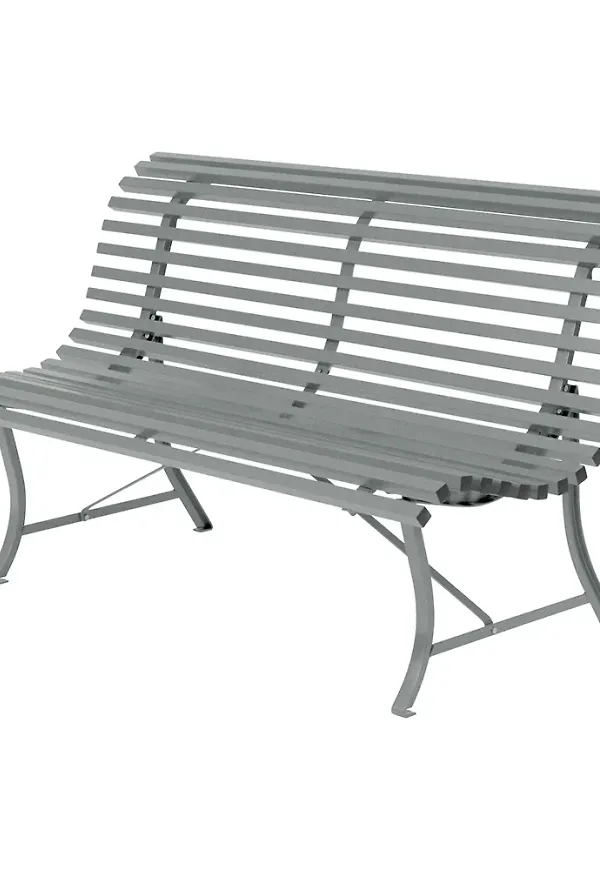 Moderiktig Soffa som passar bra vid många olika tillfällen.