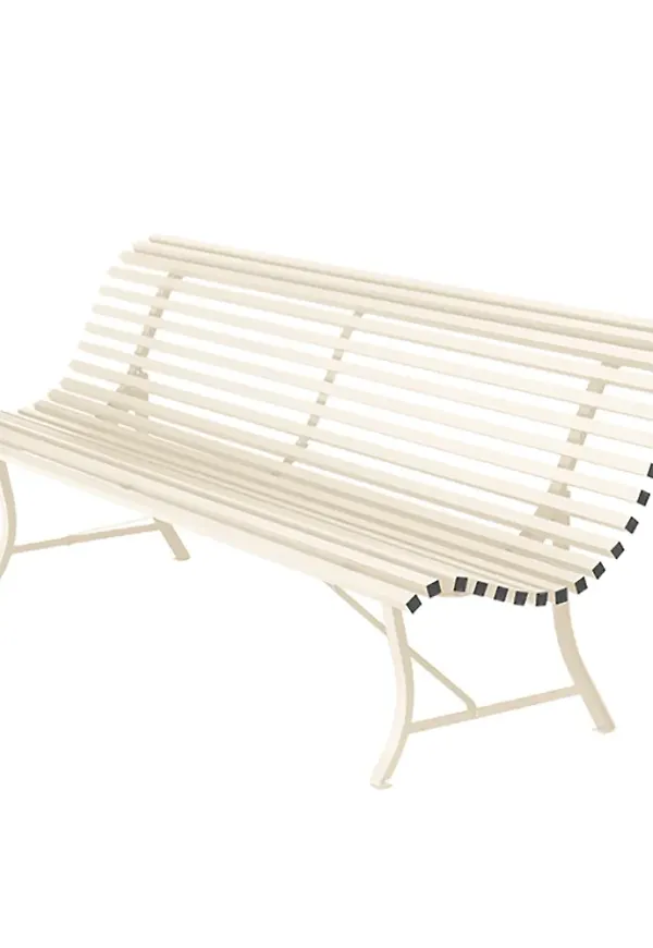 Klassisk Soffa som passar bra vid många olika tillfällen.