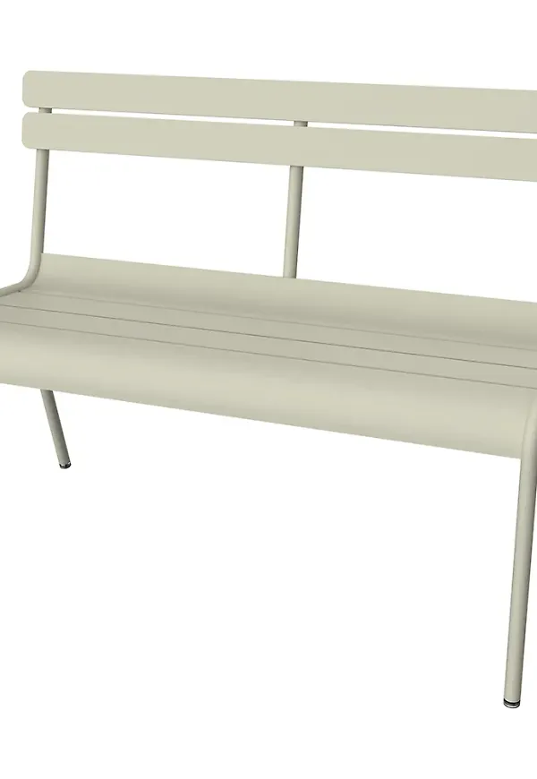 Modern soffa i aluminium från Fermob.