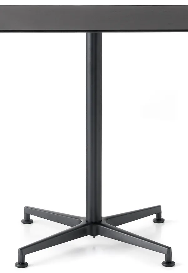 Skön aluminiumbord 2025 från Fiam.