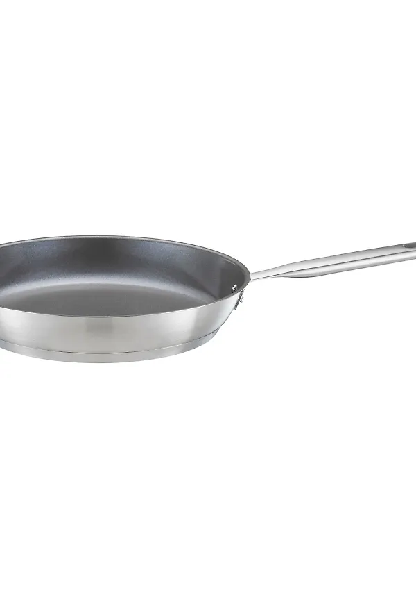Silverfärgad Fiskars-stekpanna i riktigt trendig modell.