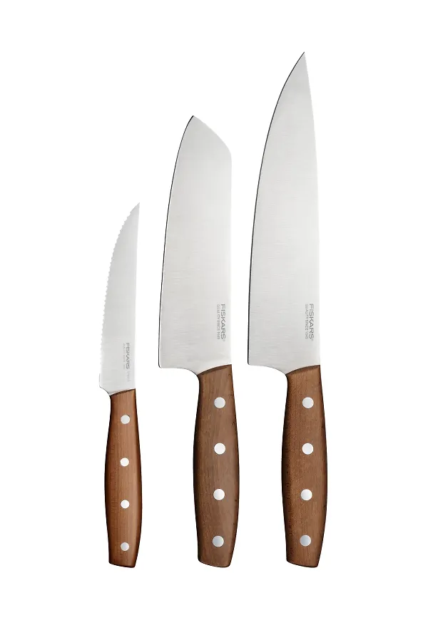 Beige Fiskars-knivset i riktigt trendig modell.