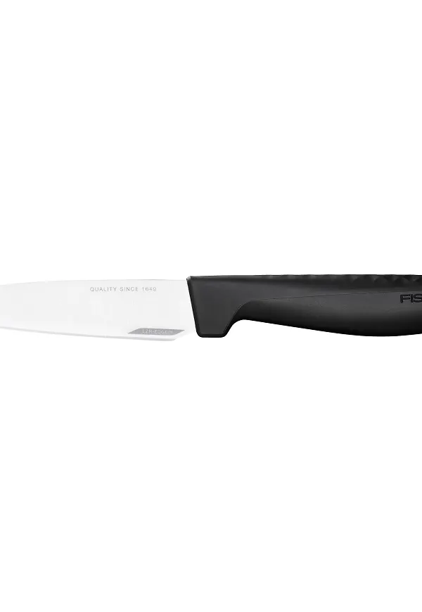 Svart Fiskars-grönsakskniv i fin modell.