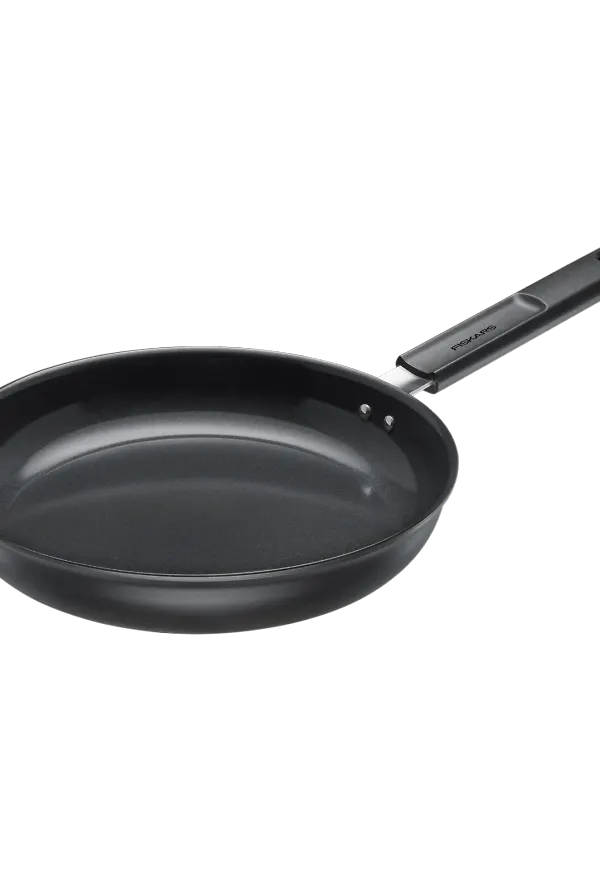 Stilren stekpanna i svart från Fiskars.