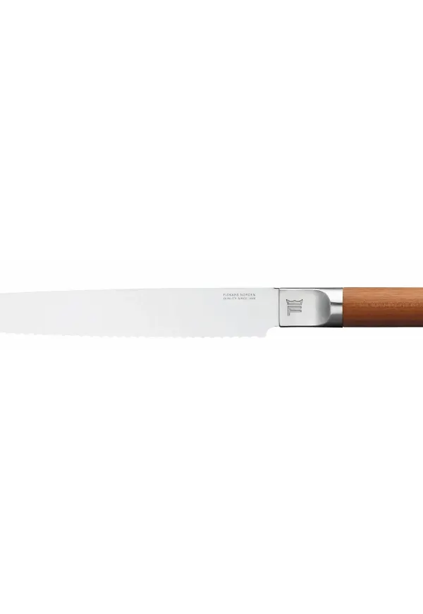 Superfin brödkniv i brunt från Fiskars.