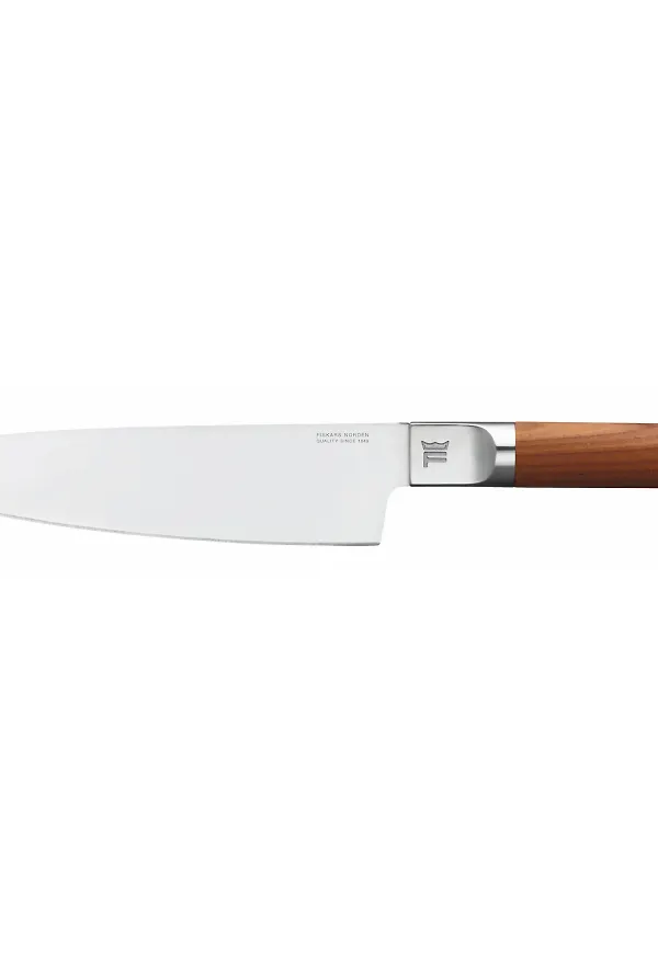 Otroligt fin kockkniv i brunt från Fiskars.