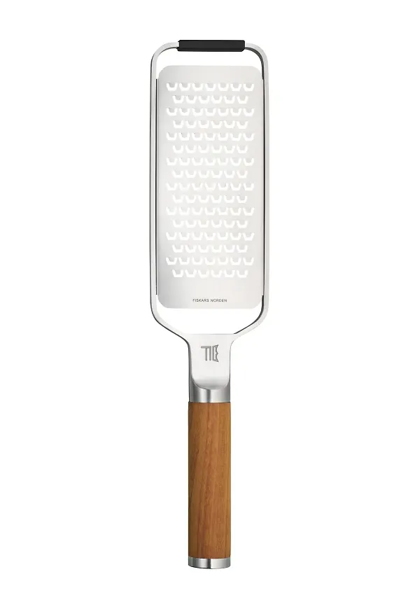 Silverfärgad Fiskars-rivjärn i stilriktig modell.