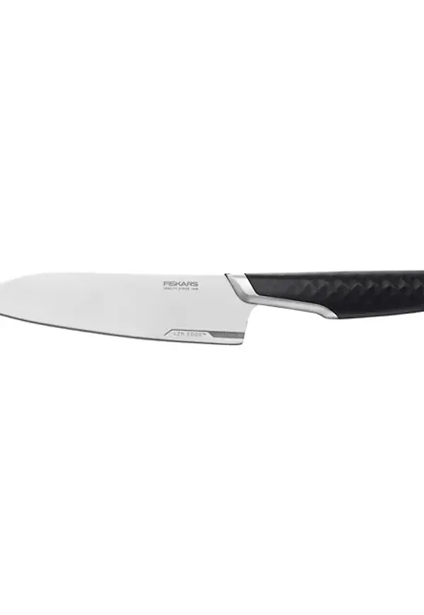 Stilren kockkniv i silverfärgade från Fiskars.