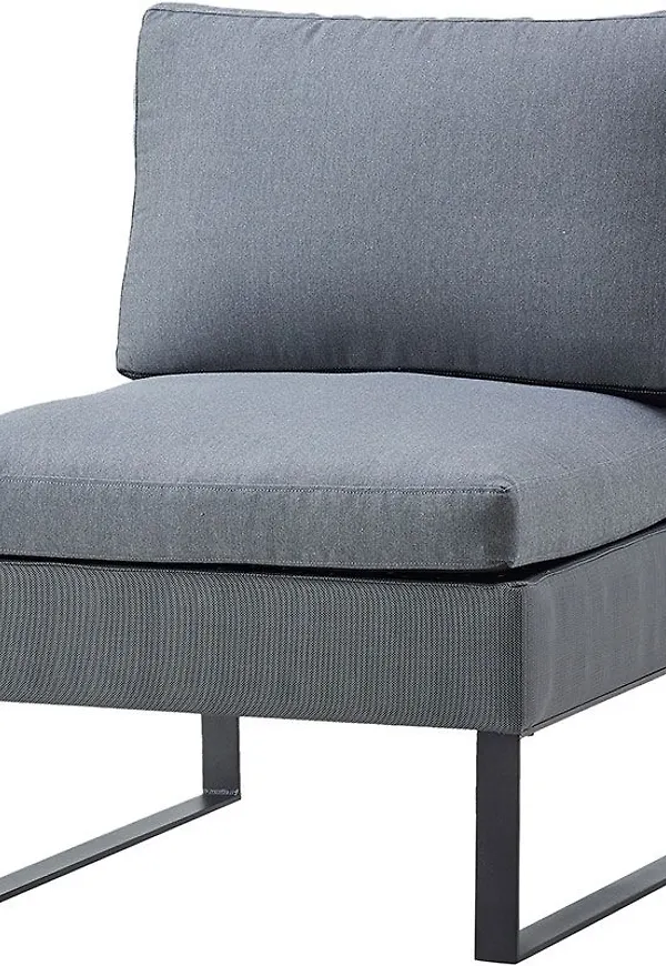 Jättesnygg grå matbord 2025 från Cane-Line.