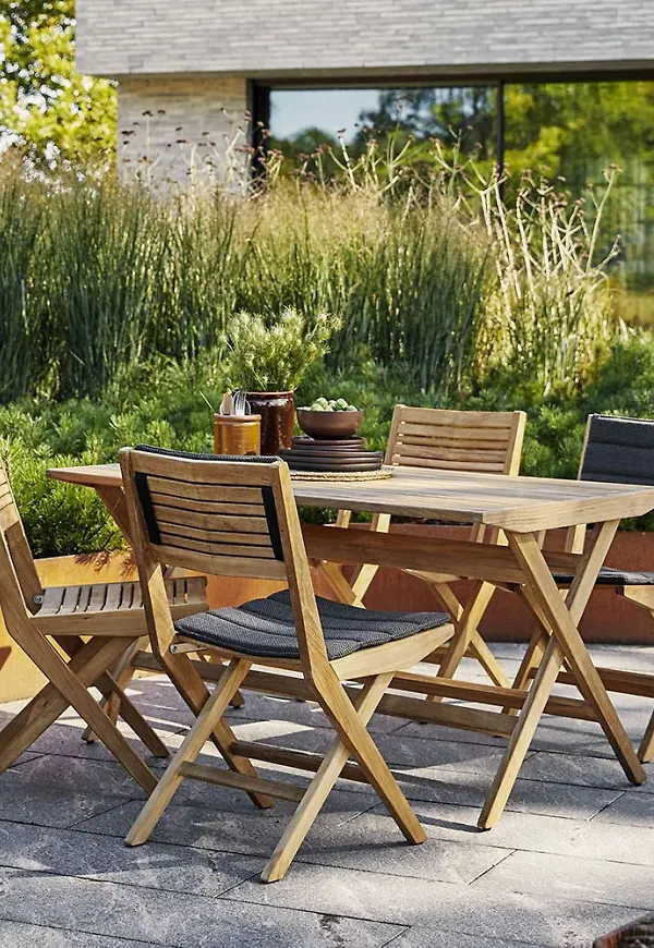 Stilren fällbord 2025 från Cane-Line.