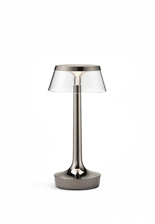 Trendig bordslampa i svart från Flos.