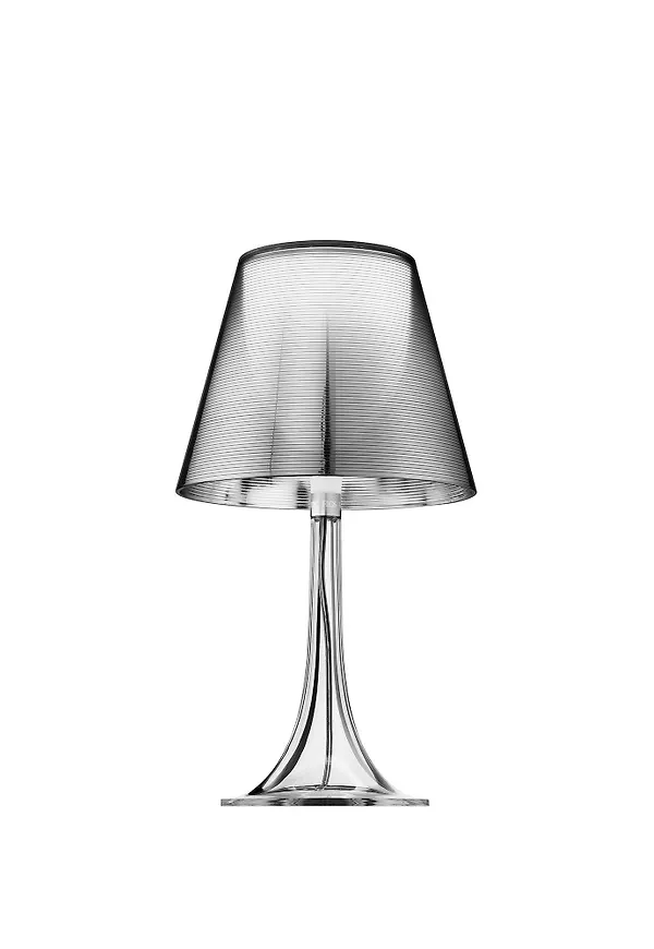 Fantastiskt snygg skrivbordslampa 2026 från Flos.