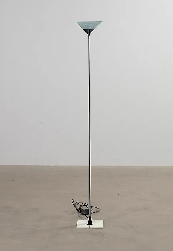 Riktigt snygg golvlampa 2025 från Flos.