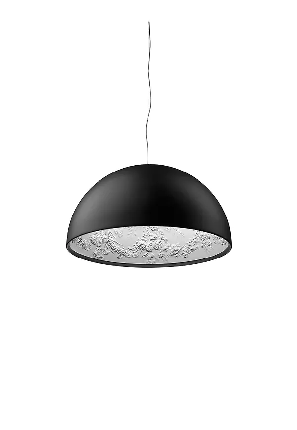 Riktigt trendig svart lampa 2026 från Flos.