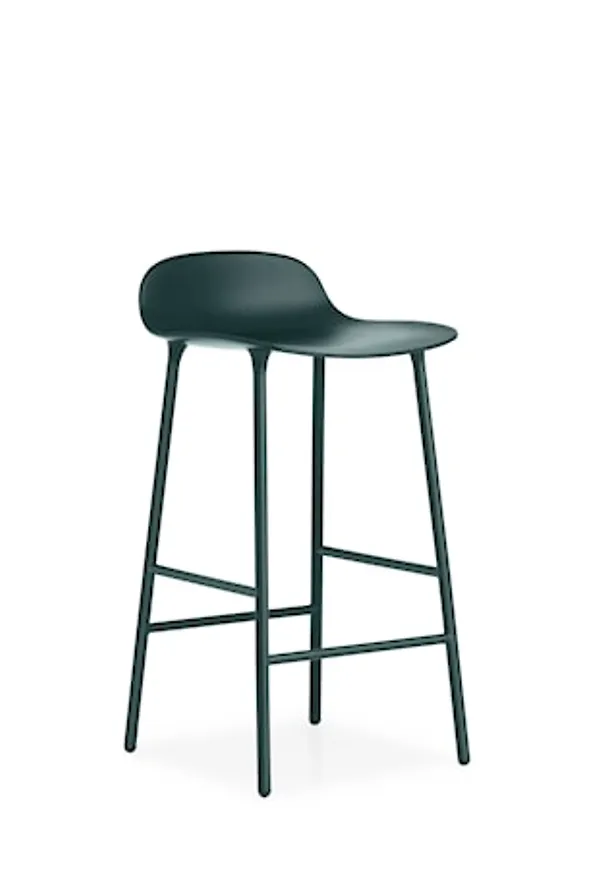 Jättefin stol i grönt från Normann Copenhagen.